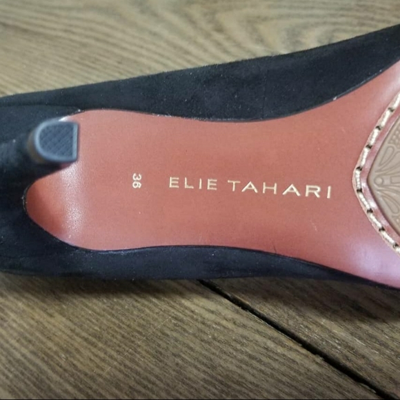 Elie Tahari - Bretta Black Suede Pump - Picture 4 of 6